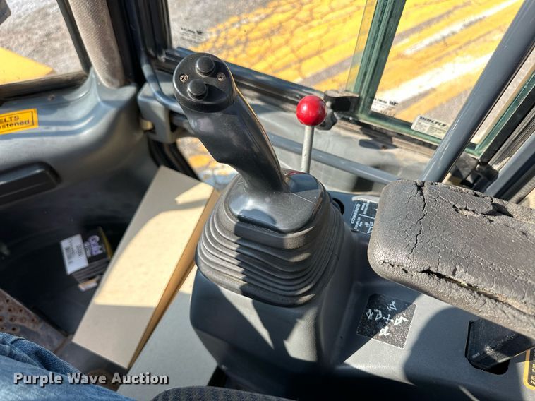 image for item DV2787 2003 John Deere 304H wheel loader