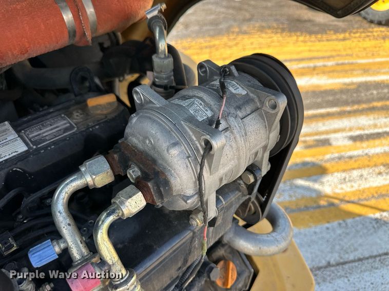 image for item DV2787 2003 John Deere 304H wheel loader