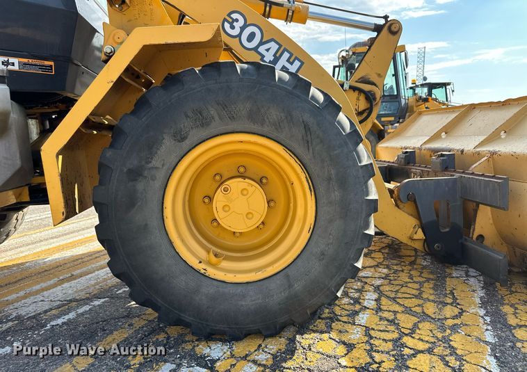image for item DV2787 2003 John Deere 304H wheel loader
