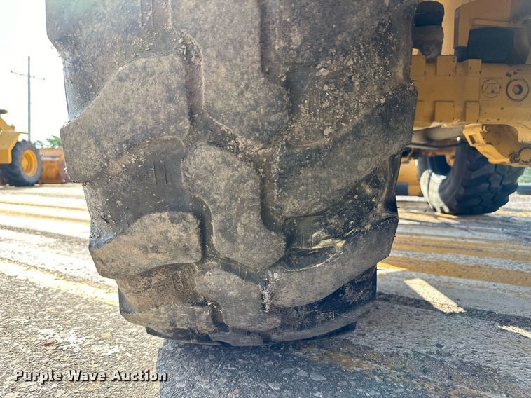 image for item DV2787 2003 John Deere 304H wheel loader