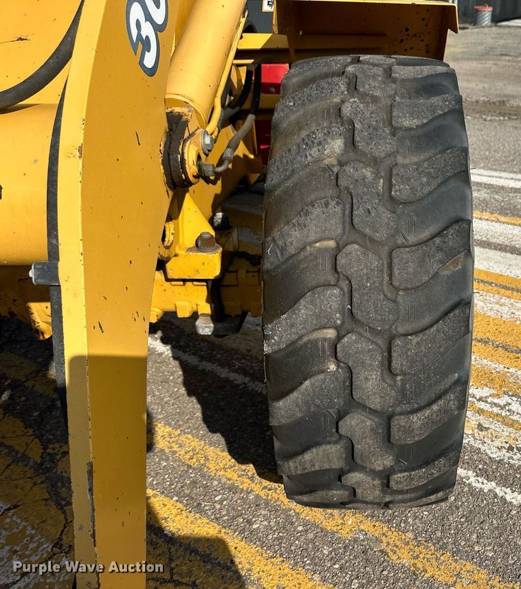image for item DV2787 2003 John Deere 304H wheel loader