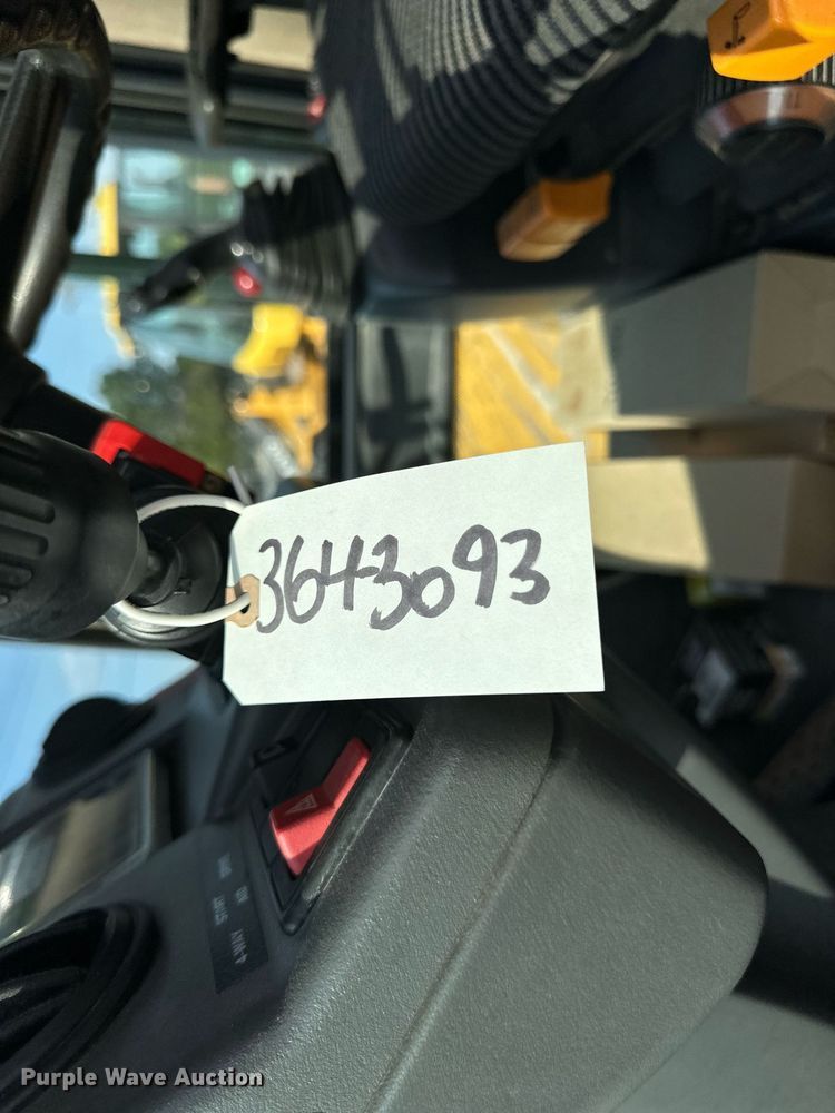 image for item DV2787 2003 John Deere 304H wheel loader