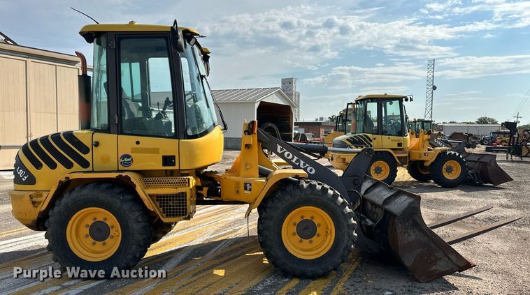 image for item DV2788 2004 Volvo L30B wheel loader