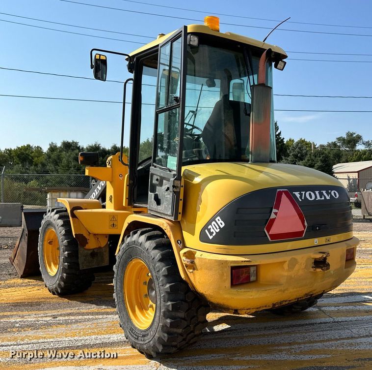 image for item DV2788 2004 Volvo L30B wheel loader