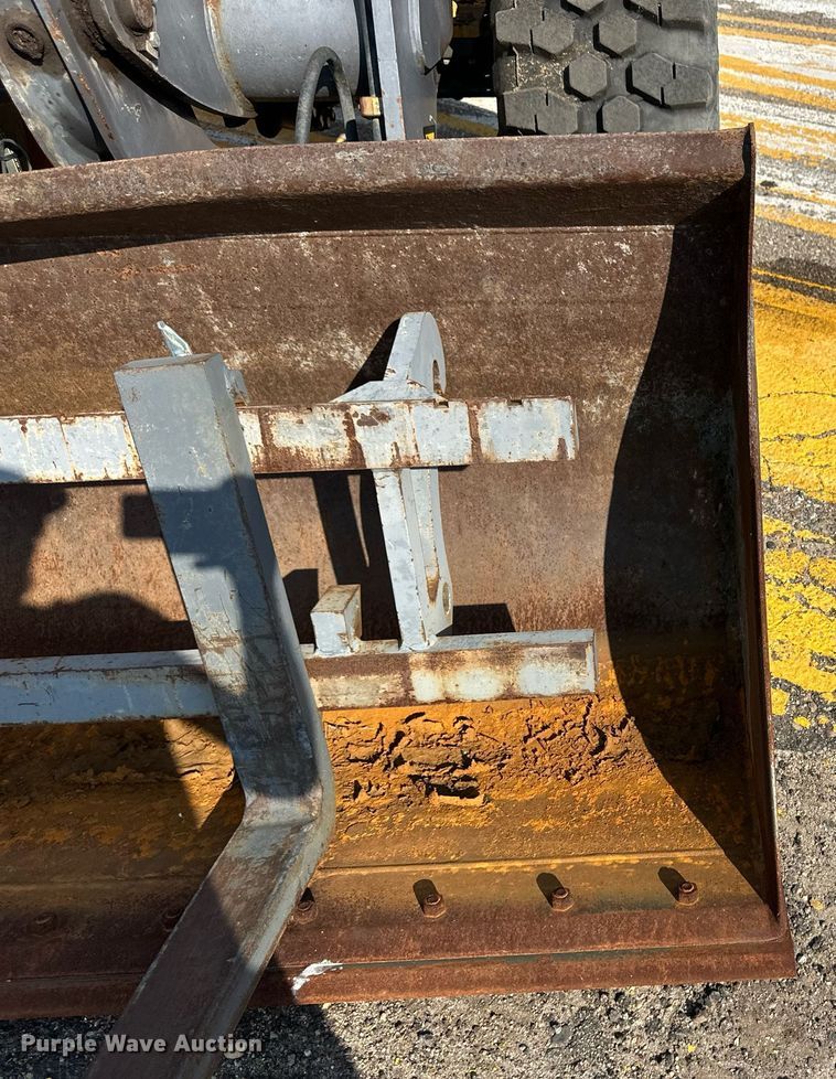 image for item DV2788 2004 Volvo L30B wheel loader