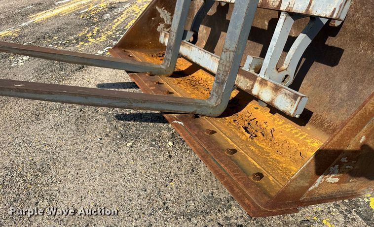 image for item DV2788 2004 Volvo L30B wheel loader