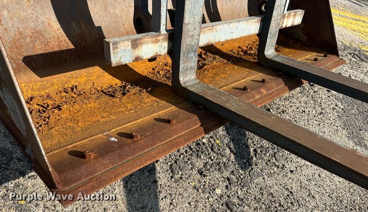 image for item DV2788 2004 Volvo L30B wheel loader