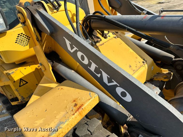 image for item DV2788 2004 Volvo L30B wheel loader