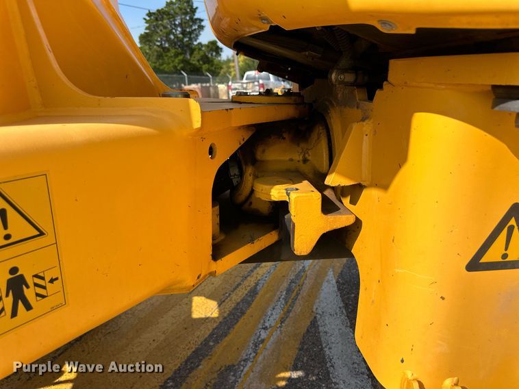 image for item DV2788 2004 Volvo L30B wheel loader