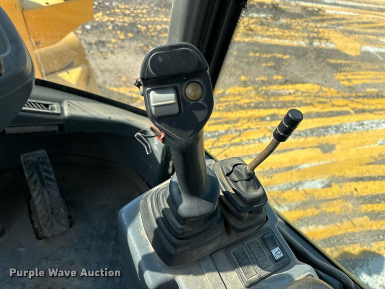 image for item DV2788 2004 Volvo L30B wheel loader