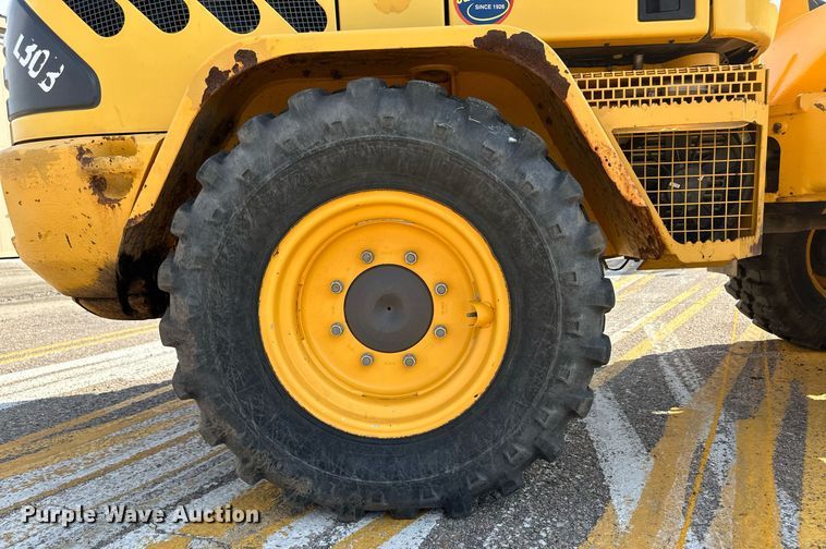 image for item DV2788 2004 Volvo L30B wheel loader