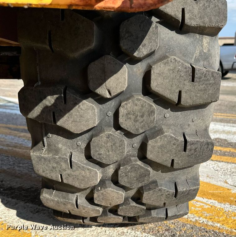 image for item DV2788 2004 Volvo L30B wheel loader