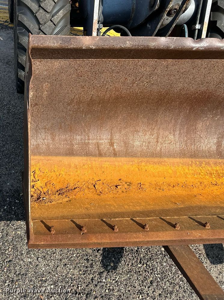 image for item DV2789 2004 Volvo L30B wheel loader