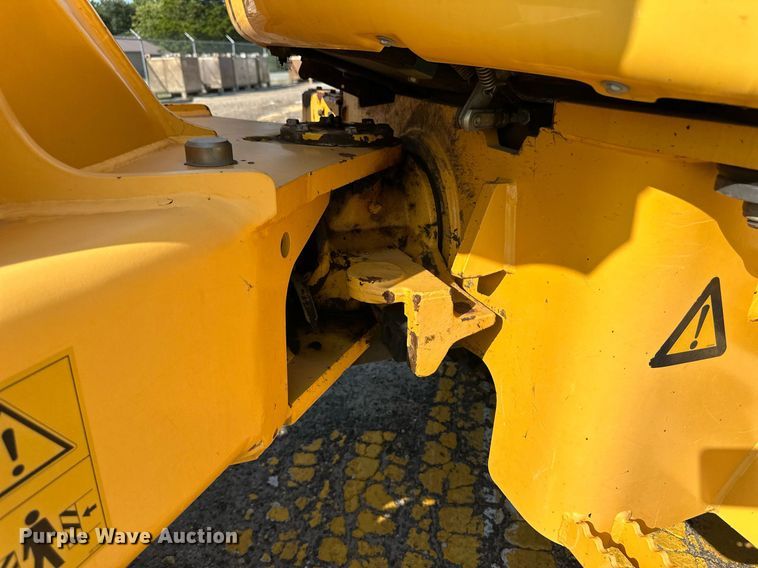 image for item DV2789 2004 Volvo L30B wheel loader
