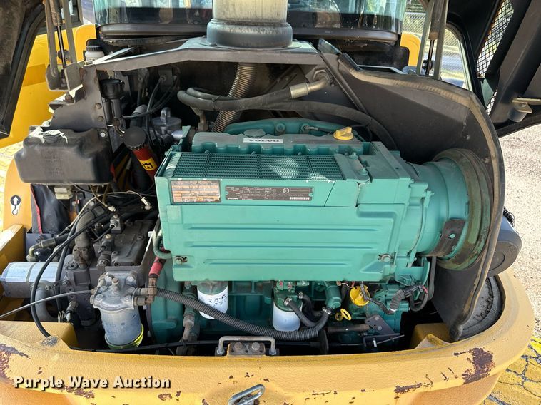 image for item DV2789 2004 Volvo L30B wheel loader