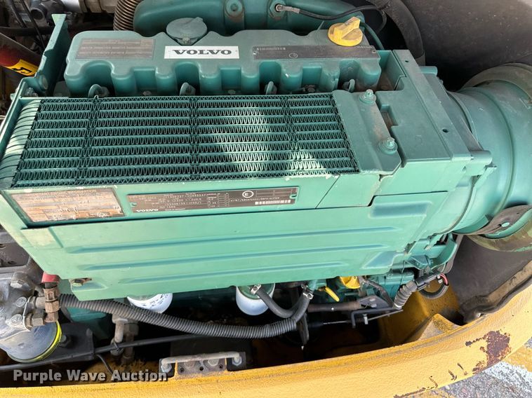 image for item DV2789 2004 Volvo L30B wheel loader