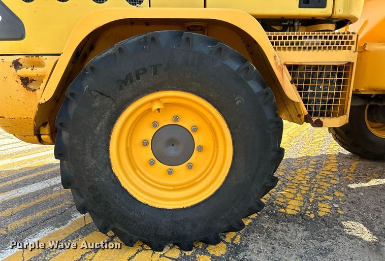 image for item DV2789 2004 Volvo L30B wheel loader