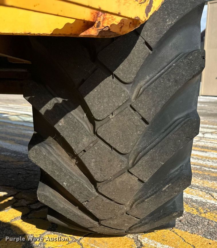 image for item DV2789 2004 Volvo L30B wheel loader