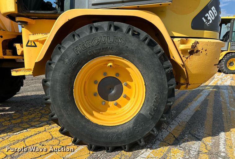 image for item DV2789 2004 Volvo L30B wheel loader