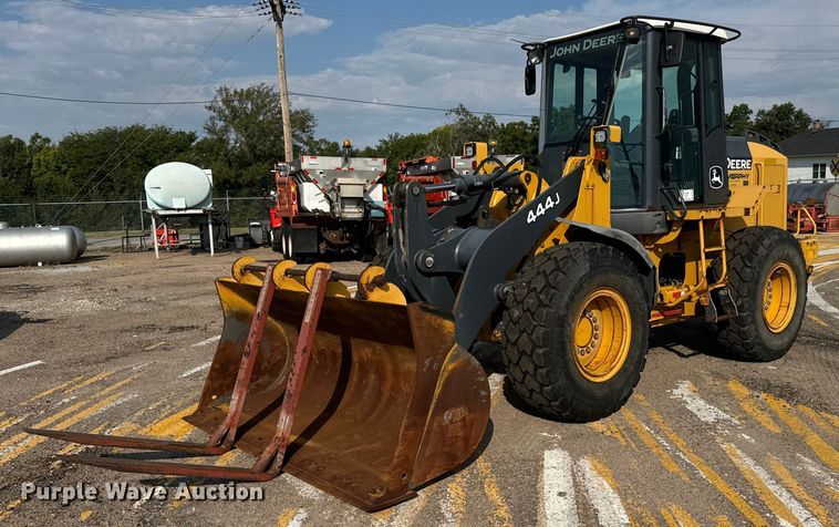 image for item DV2790 2005 John Deere 444J wheel loader