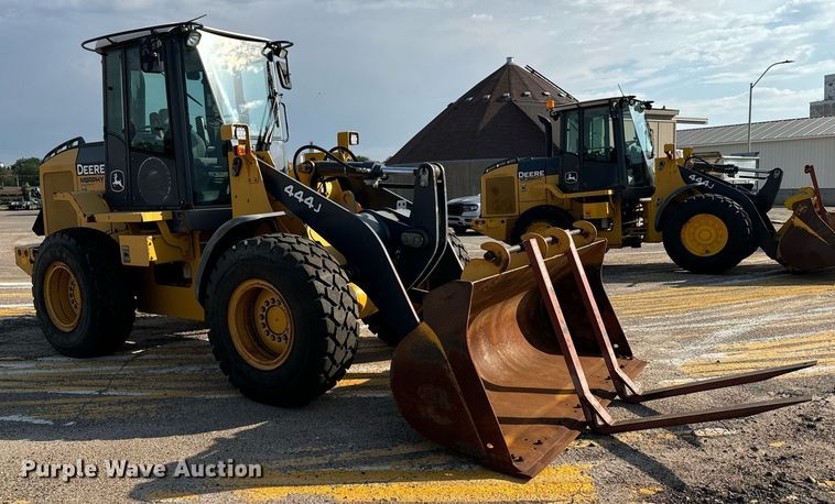 image for item DV2790 2005 John Deere 444J wheel loader