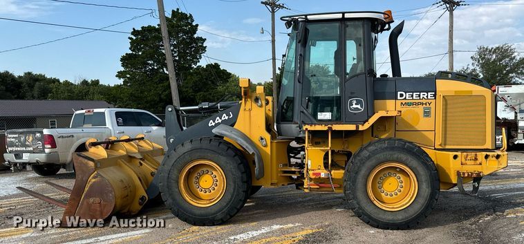 image for item DV2790 2005 John Deere 444J wheel loader