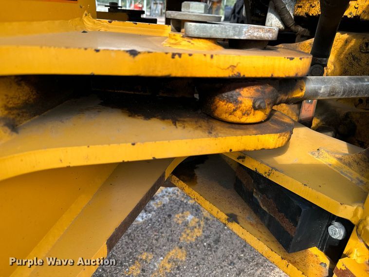 image for item DV2790 2005 John Deere 444J wheel loader