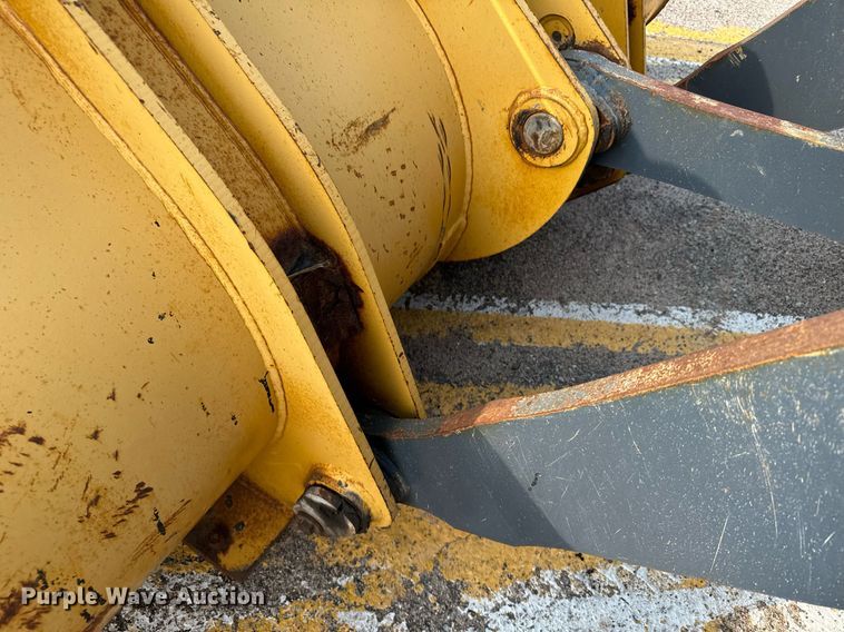 image for item DV2790 2005 John Deere 444J wheel loader