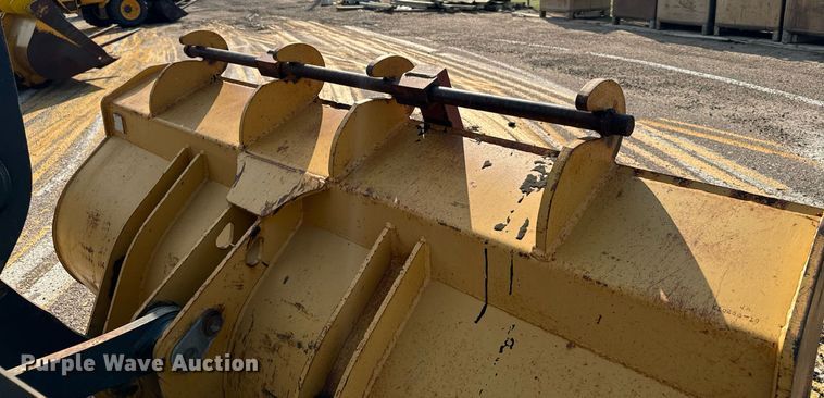 image for item DV2790 2005 John Deere 444J wheel loader