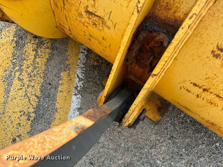 image for item DV2790 2005 John Deere 444J wheel loader