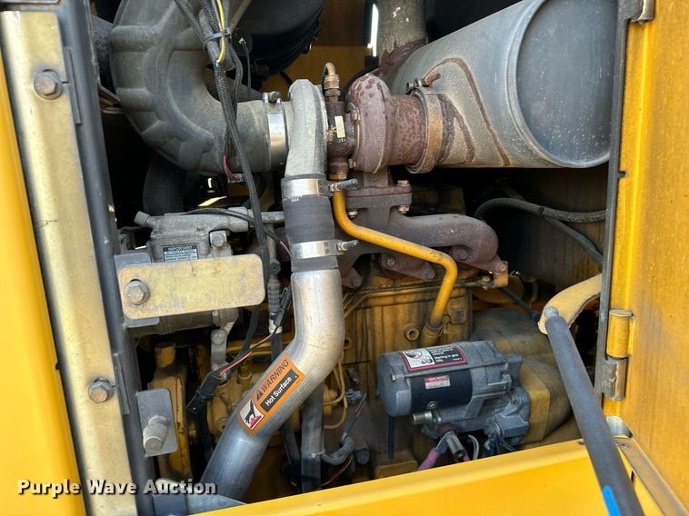 image for item DV2790 2005 John Deere 444J wheel loader