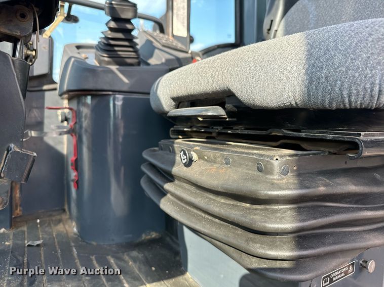 image for item DV2790 2005 John Deere 444J wheel loader