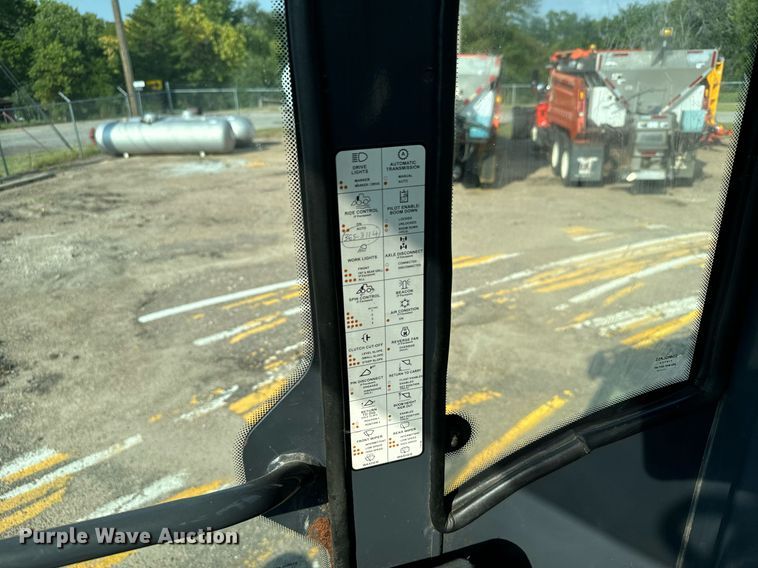 image for item DV2790 2005 John Deere 444J wheel loader