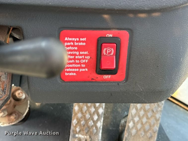 image for item DV2790 2005 John Deere 444J wheel loader