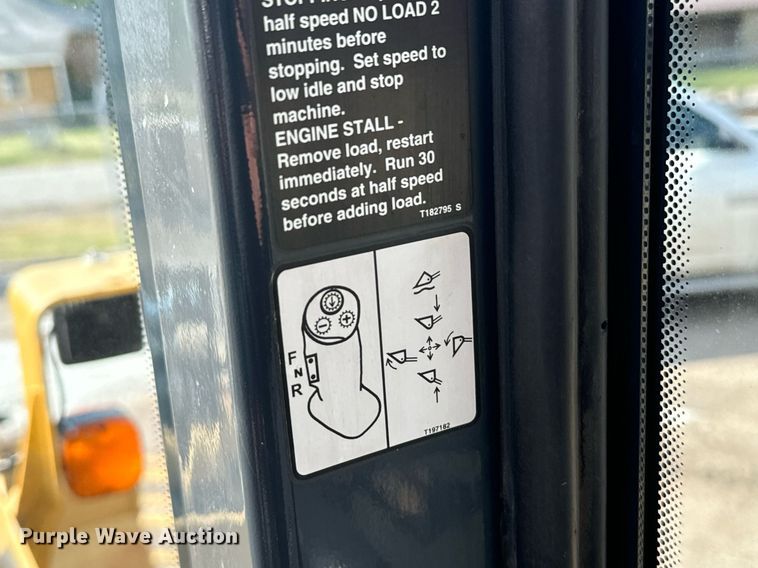 image for item DV2790 2005 John Deere 444J wheel loader