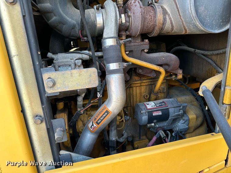 image for item DV2790 2005 John Deere 444J wheel loader