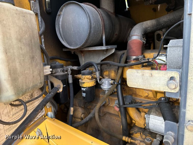 image for item DV2790 2005 John Deere 444J wheel loader