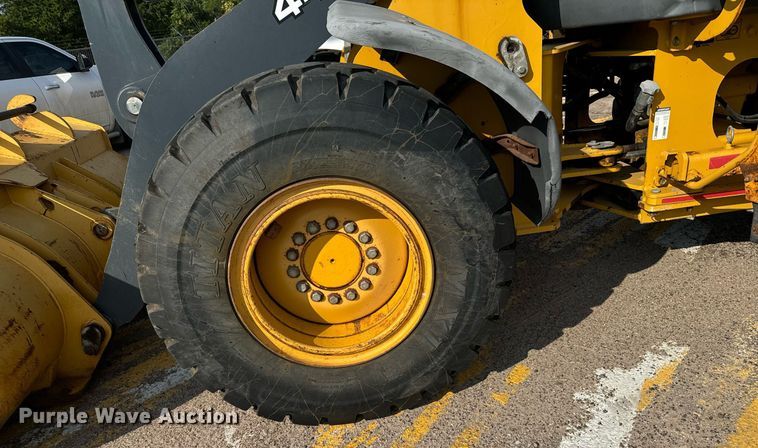 image for item DV2790 2005 John Deere 444J wheel loader