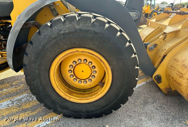 image for item DV2790 2005 John Deere 444J wheel loader