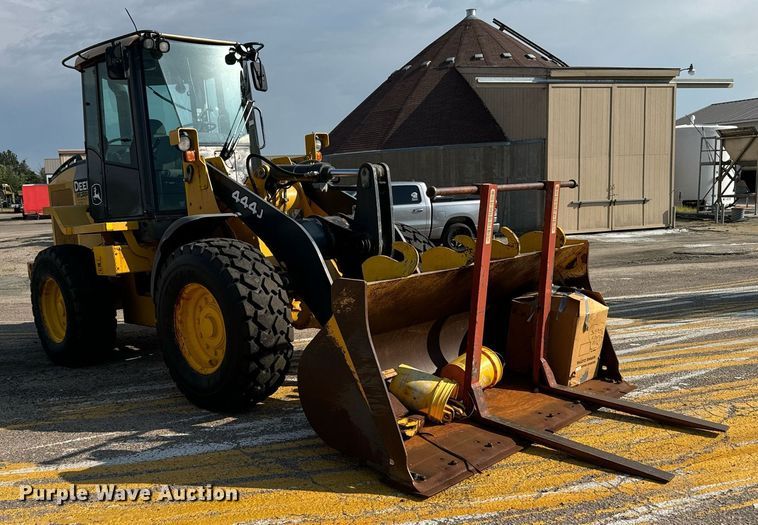 image for item DV2791 2006 John Deere 444J wheel loader