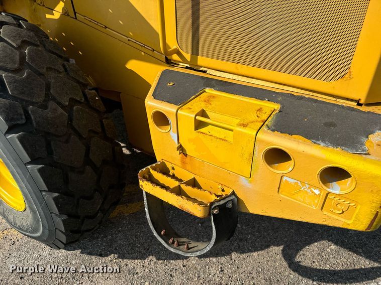 image for item DV2791 2006 John Deere 444J wheel loader