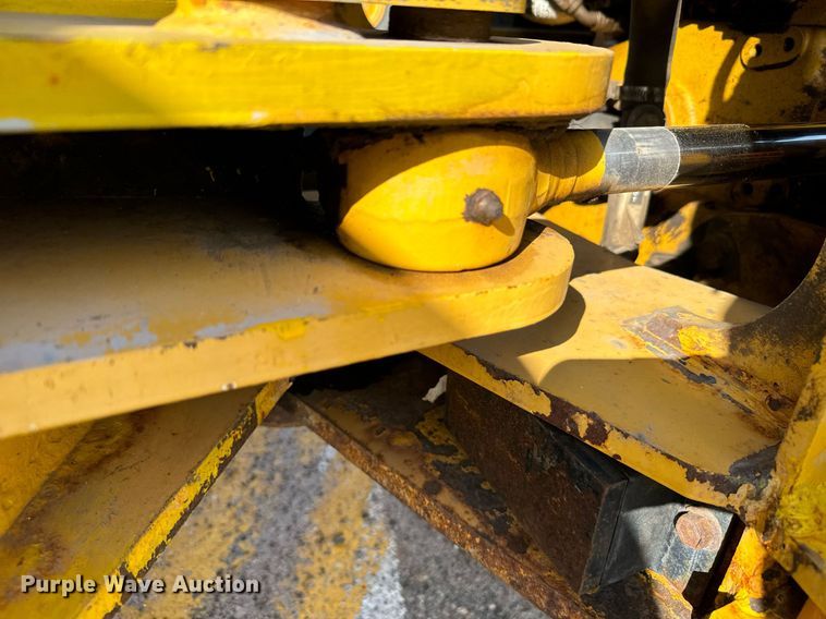 image for item DV2791 2006 John Deere 444J wheel loader