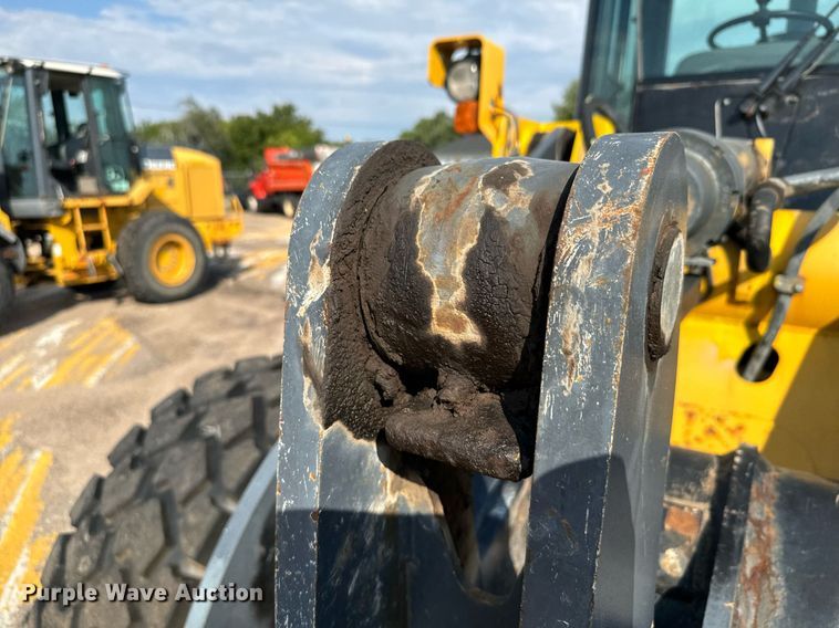 image for item DV2791 2006 John Deere 444J wheel loader