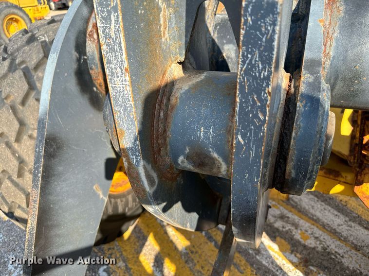 image for item DV2791 2006 John Deere 444J wheel loader