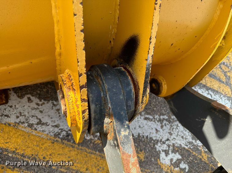 image for item DV2791 2006 John Deere 444J wheel loader