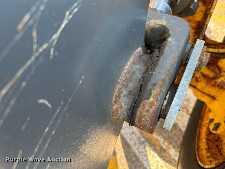 image for item DV2791 2006 John Deere 444J wheel loader