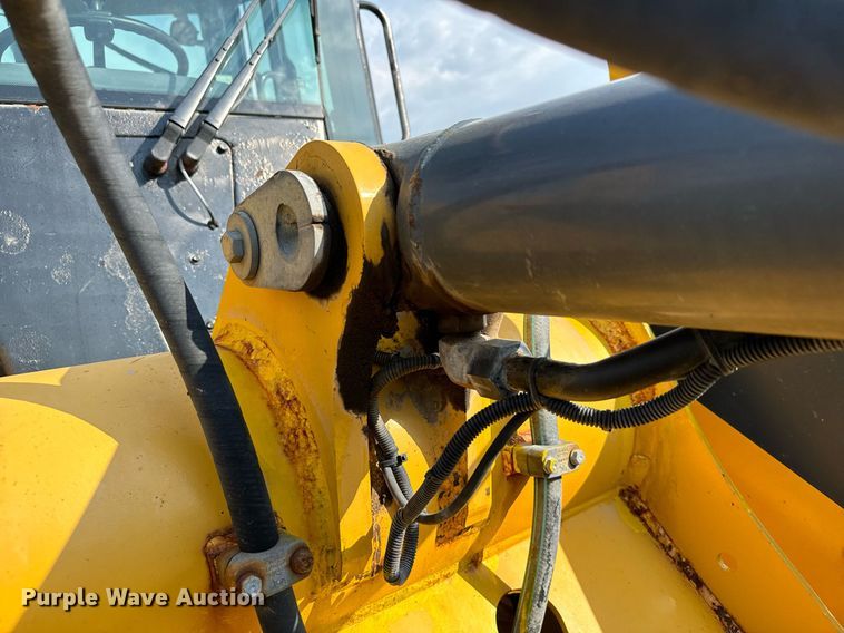 image for item DV2791 2006 John Deere 444J wheel loader