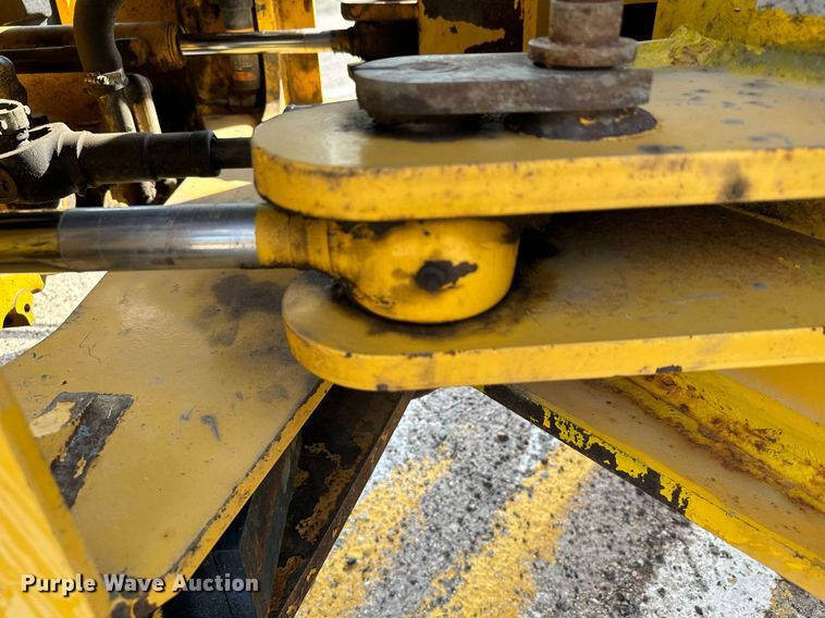 image for item DV2791 2006 John Deere 444J wheel loader