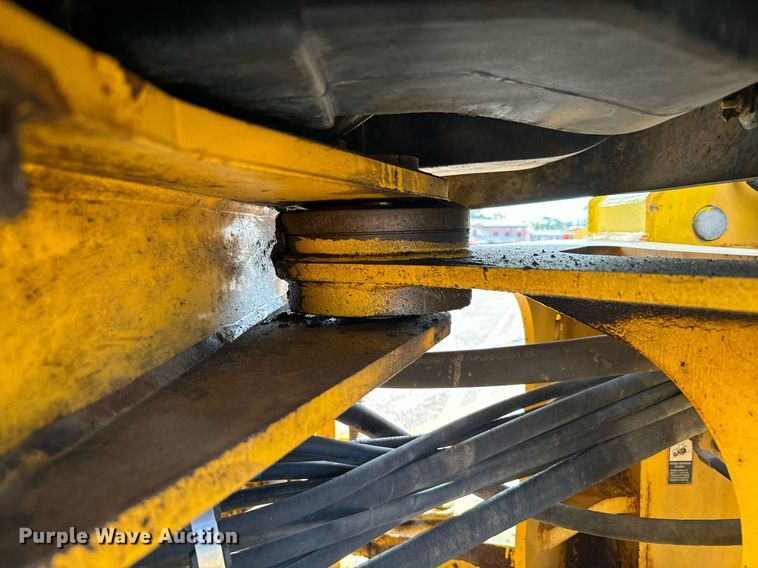 image for item DV2791 2006 John Deere 444J wheel loader