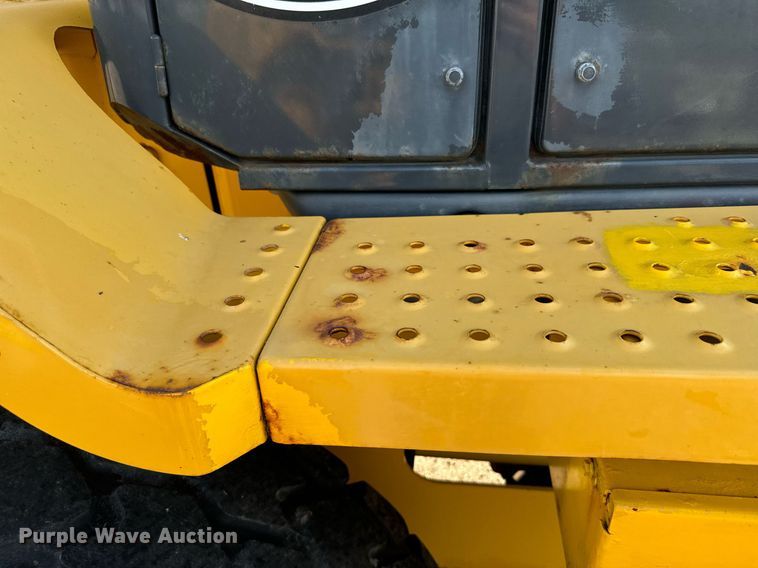 image for item DV2791 2006 John Deere 444J wheel loader